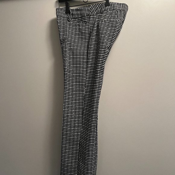 NWOT:Zac and Rachel:  Straight Leg Checkered Dress Pants - Picture 4 of 8
